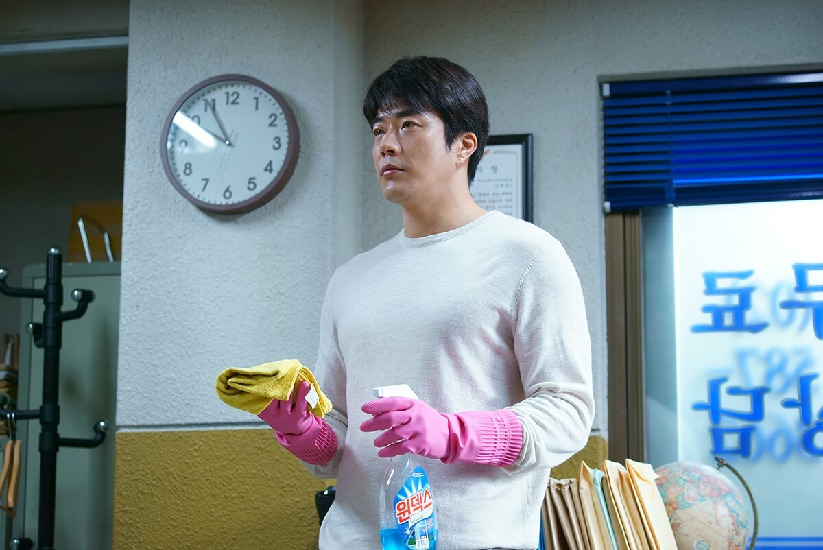 Kang Dae-man (Kwon Sang-woo vào vai) - Thám Tử Gà Mơ 2