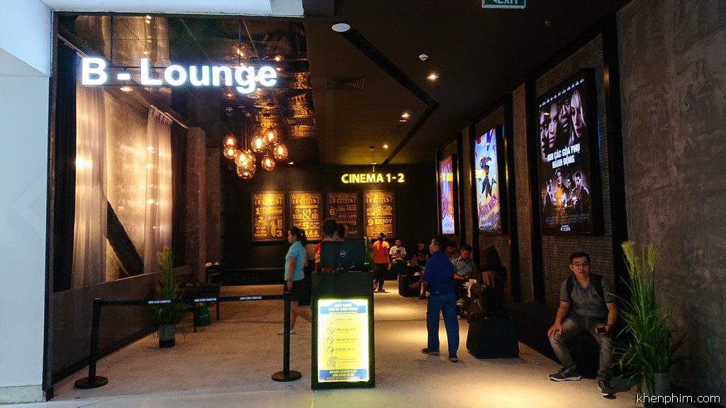 Lối vào B-Lounge (phòng chờ VIP) dành cho khán giả rạp 1 (onyx) & 2