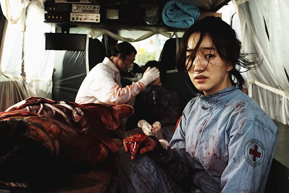 Chị đẹp Soo Ae vào vai một bác sĩ có tâm với nghề - Đại dịch cúm 2013