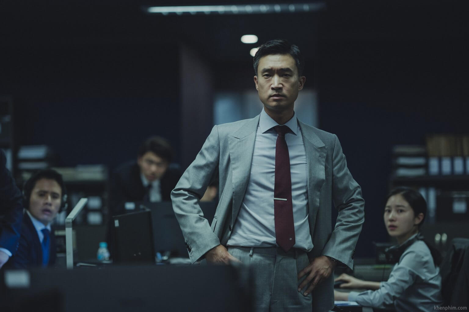Diễn viên Jo Woo Jin vào vai thanh tra trong phim Người Nhân Bản