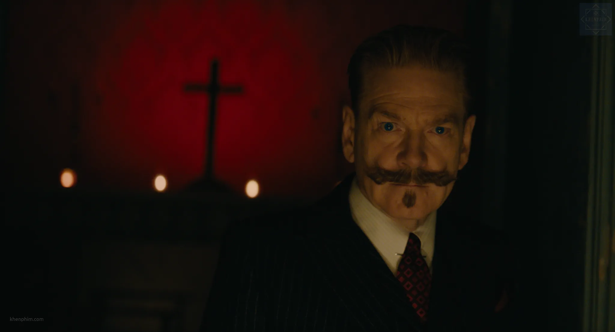 Thám tử Hercule Poirot trong phim, lúc này ông đã nghỉ hưu