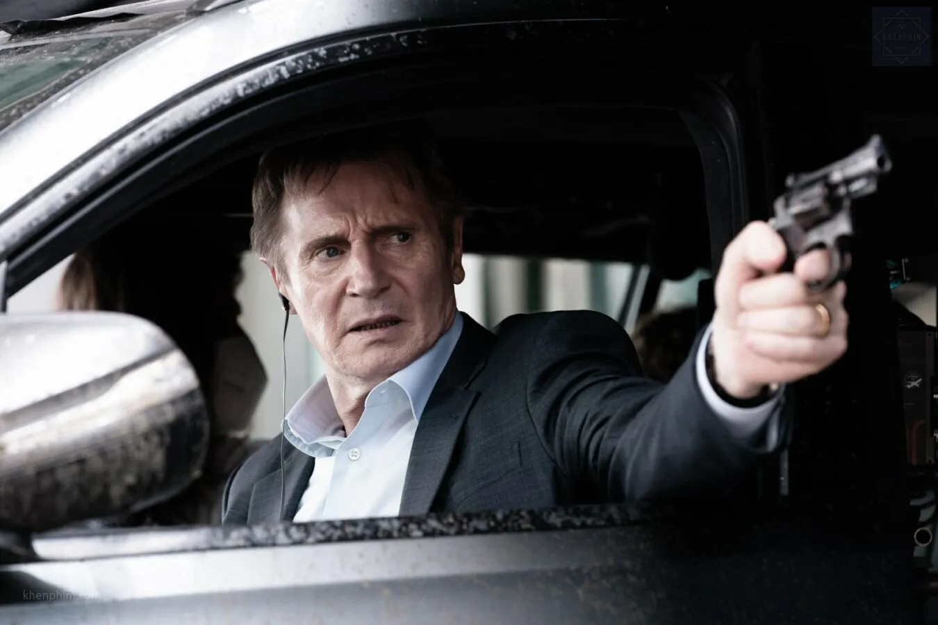 Liam Neeson trong vai một nhân viên tài chính